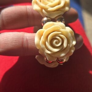 *Stunning* Vintage MCM carved celluloid "French Ivory" Rose Bracelet. Like-New.